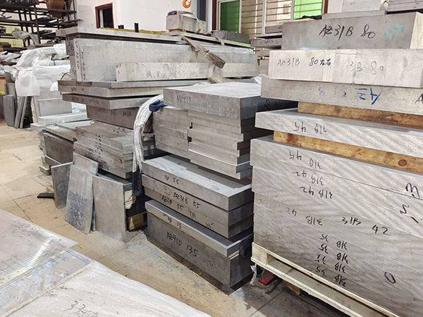 粉末高速鋼廠家簡(jiǎn)談壓鑄模具易開(kāi)裂